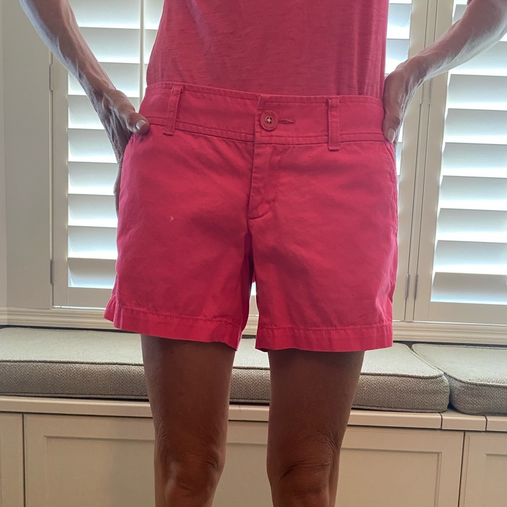 Bright pink Lilly Pulitzer Callahan shorts size 0.